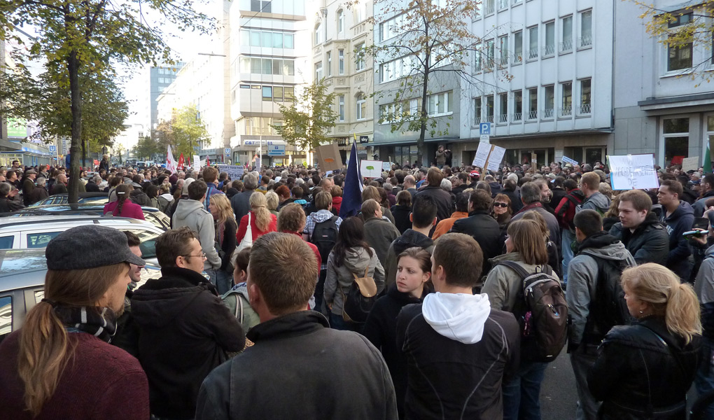 Occupy Düsseldorf Bild der Demo vom 15.10.2011