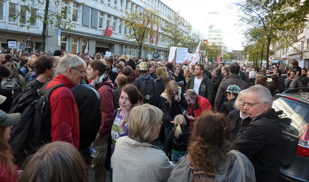 Occupy Düsseldorf Bild der Demo vom 15.10.2011