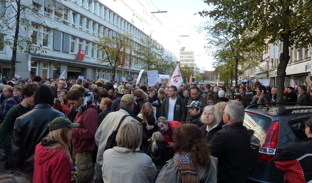 Occupy Düsseldorf Bild der Demo vom 15.10.2011